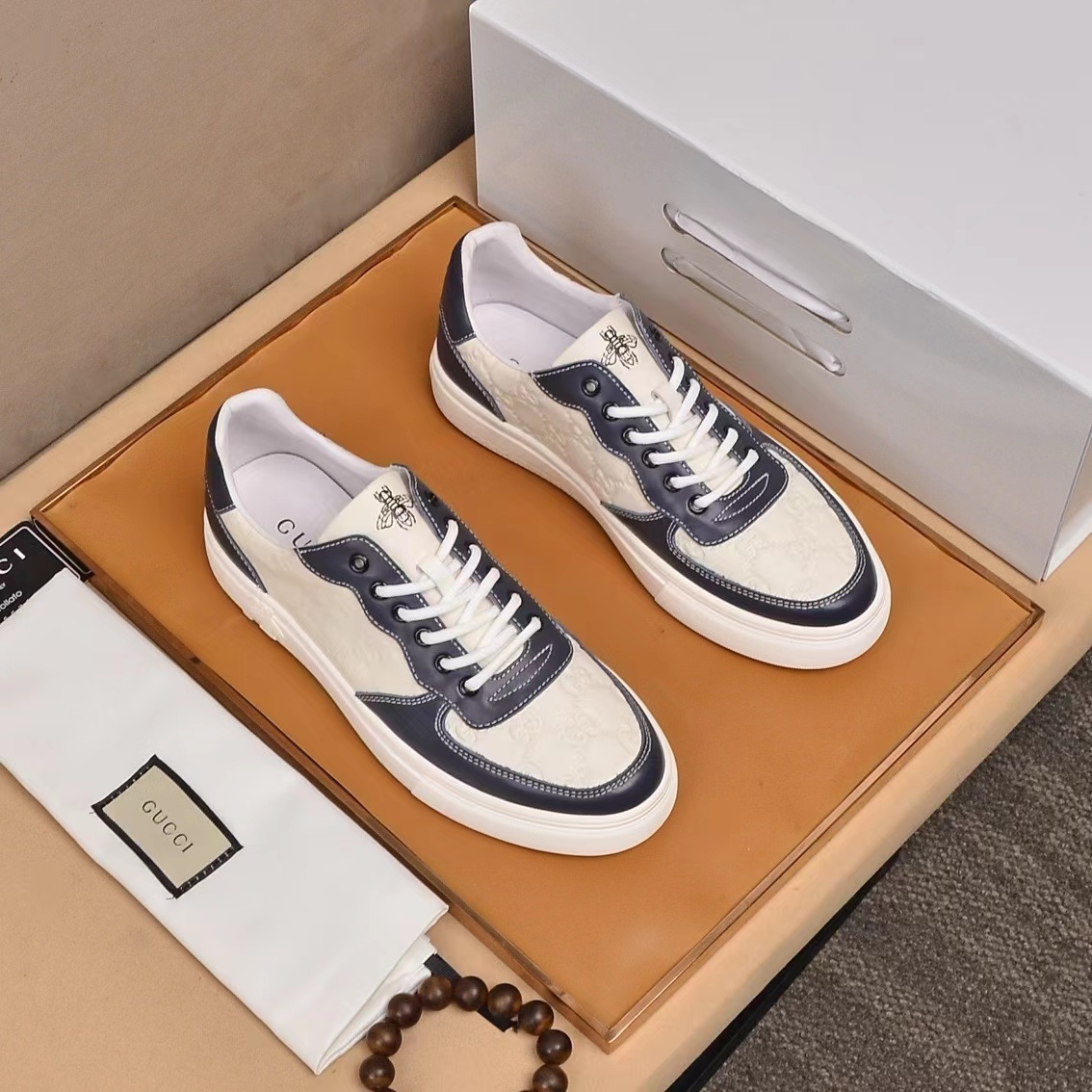 詳細な写真と価格については私に連絡してください