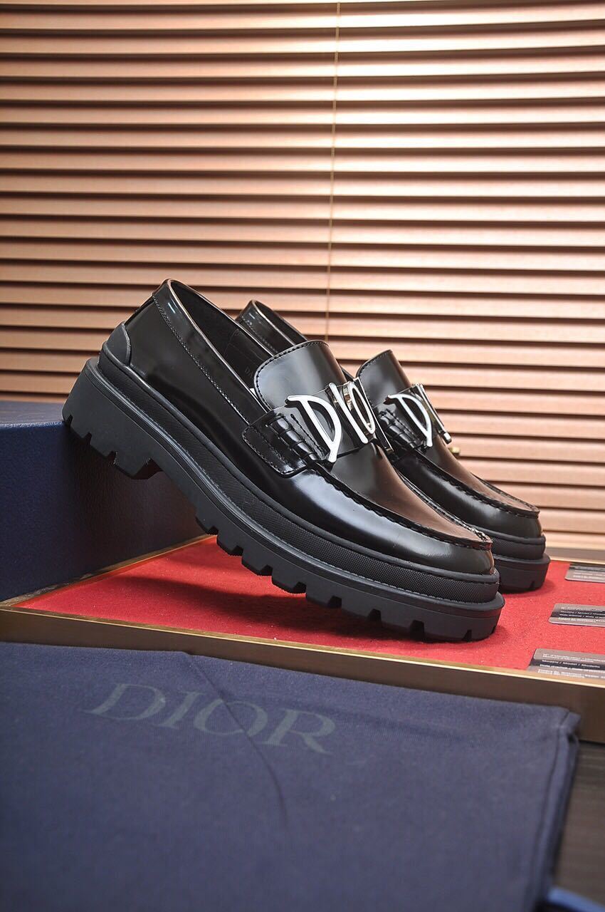 詳細な写真と価格については私に連絡してください