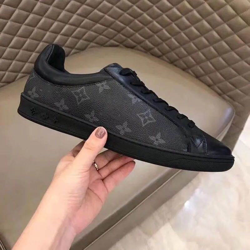 詳細な写真と価格については私に連絡してください