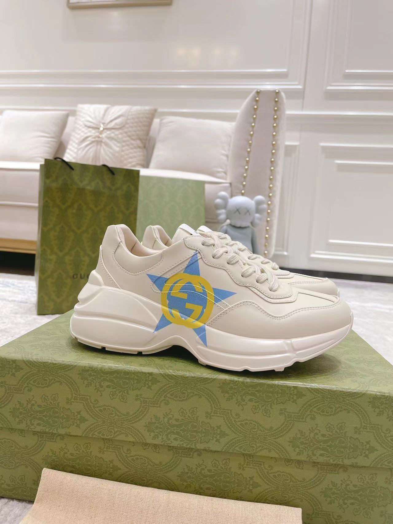 詳細な写真と価格については私に連絡してください