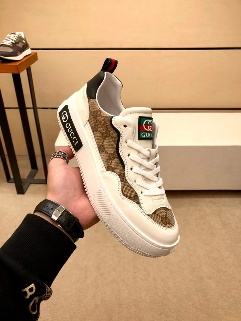 詳細な写真と価格については私に連絡してください