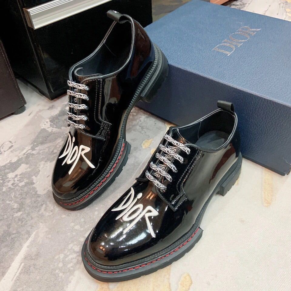 詳細な写真と価格については私に連絡してください