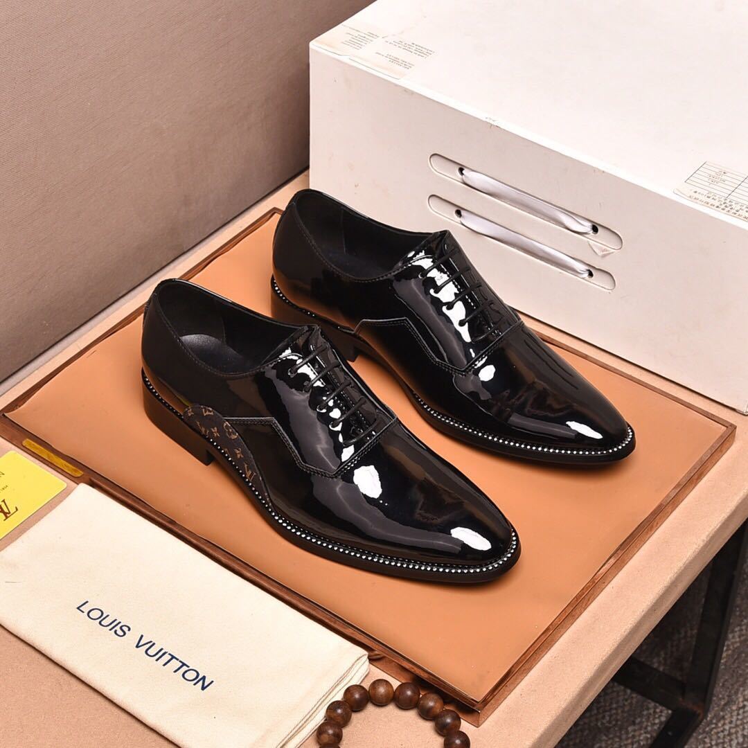 詳細な写真と価格については私に連絡してください