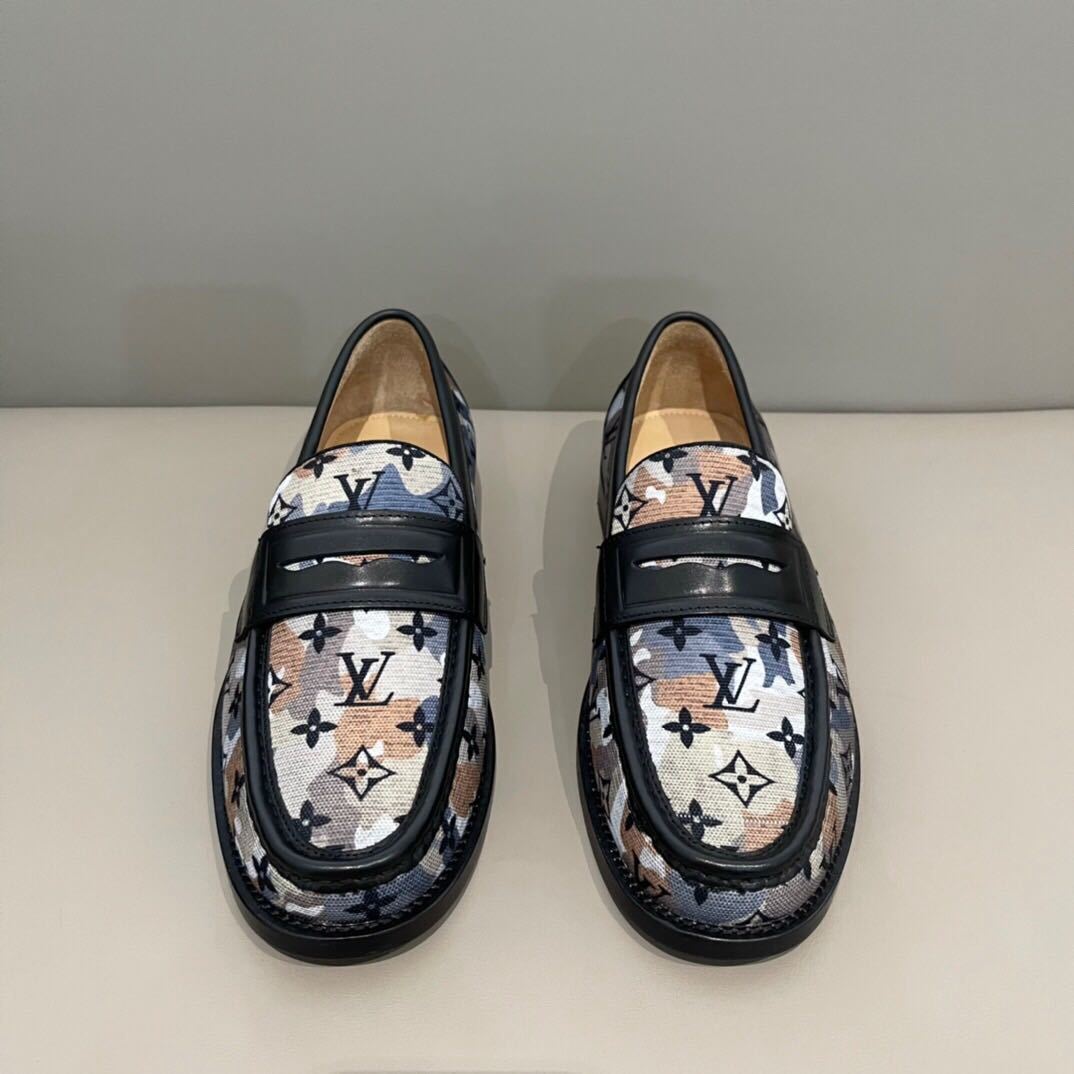 詳細な写真と価格については私に連絡してください