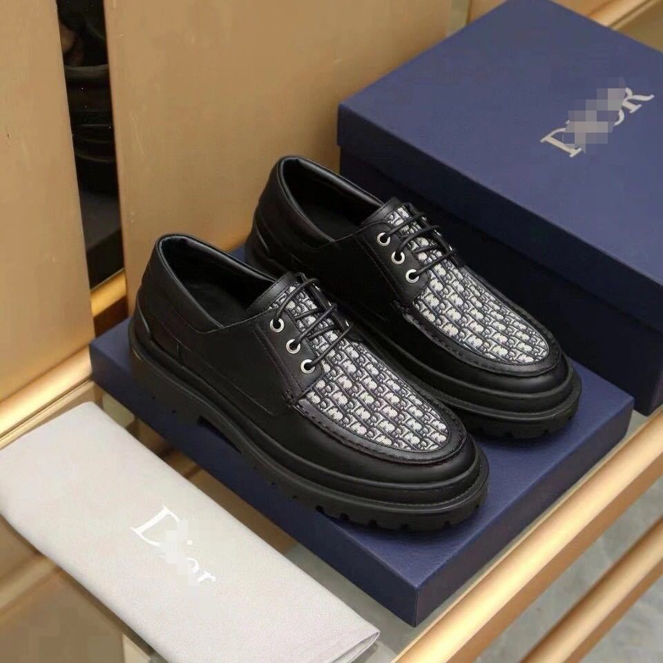 詳細な写真と価格については私に連絡してください