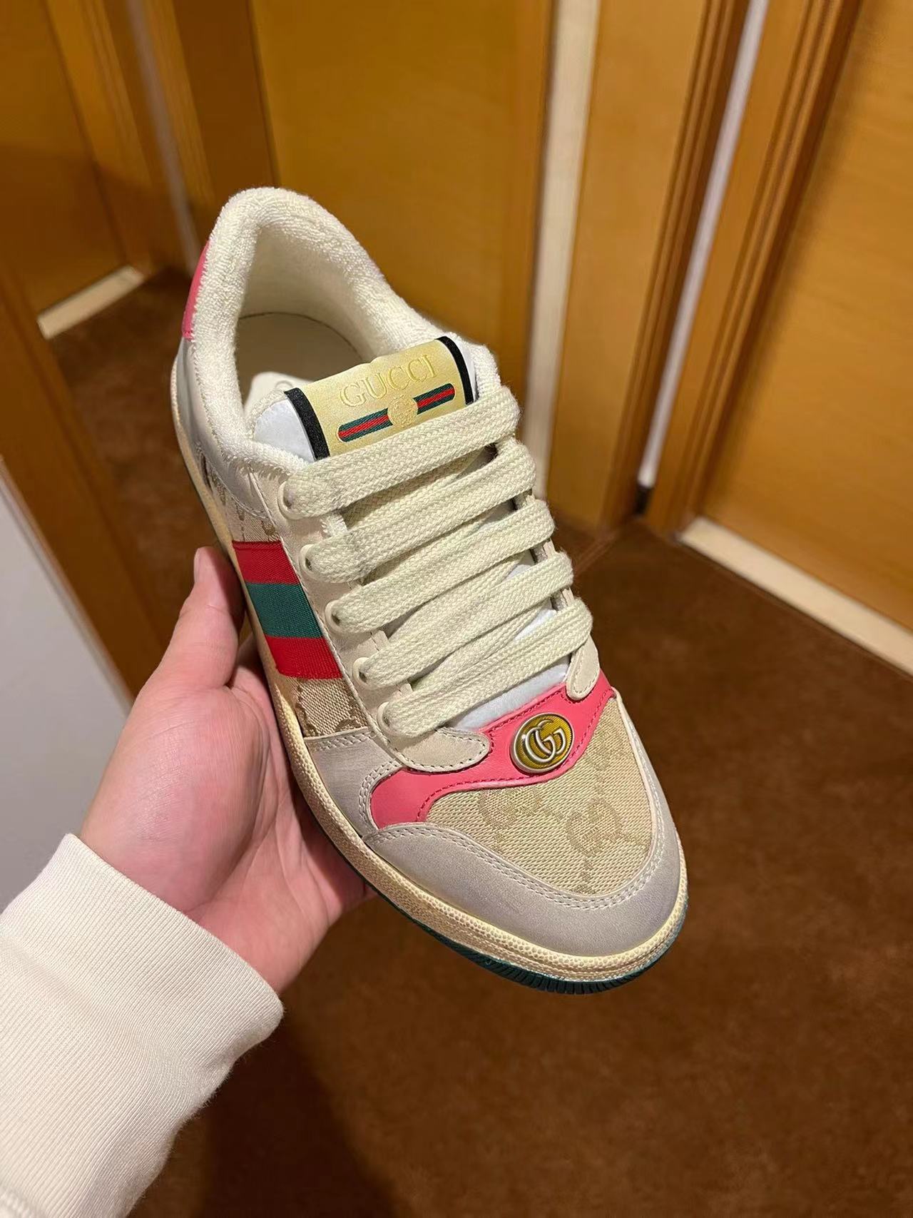 詳細な写真と価格については私に連絡してください