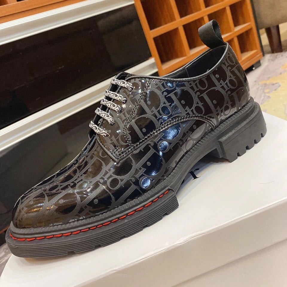 詳細な写真と価格については私に連絡してください