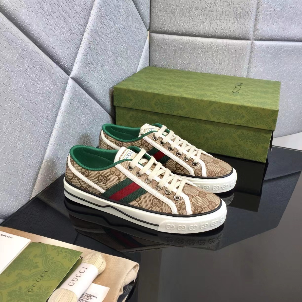 詳細な写真と価格については私に連絡してください