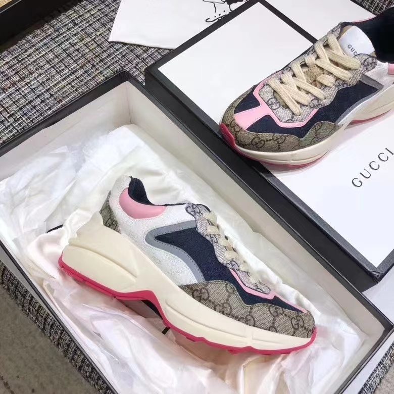 詳細な写真と価格については私に連絡してください