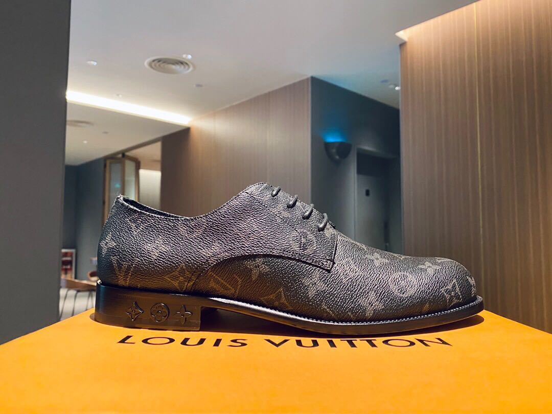 詳細な写真と価格については私に連絡してください