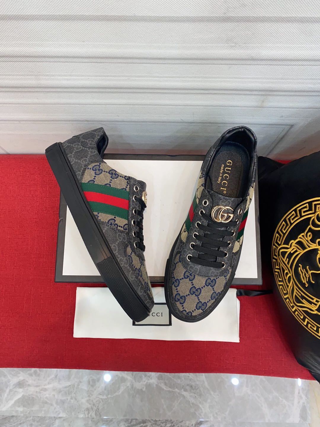 詳細な写真と価格については私に連絡してください