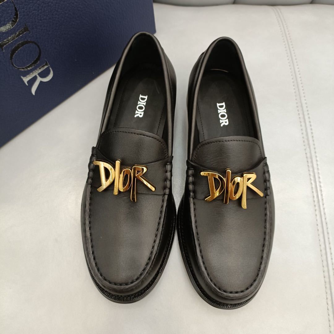 詳細な写真と価格については私に連絡してください