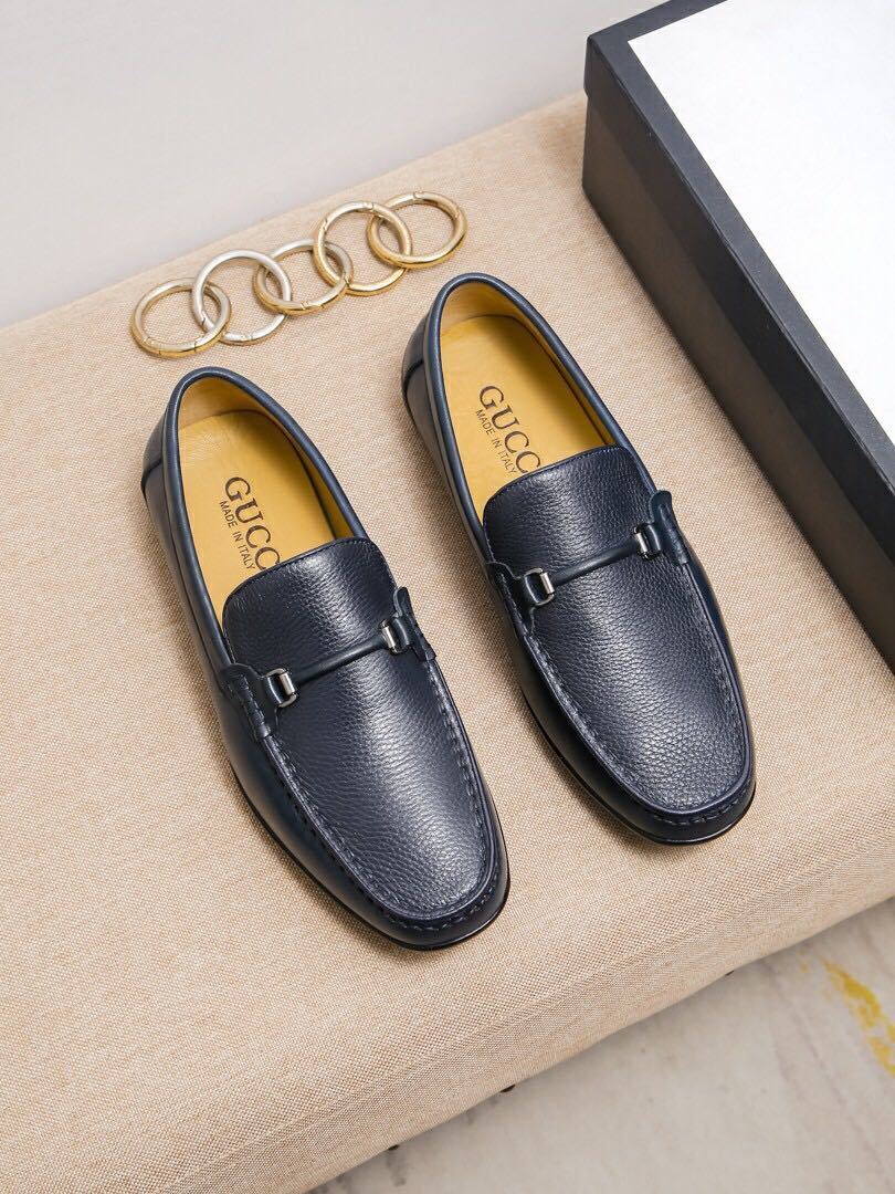 詳細な写真と価格については私に連絡してください