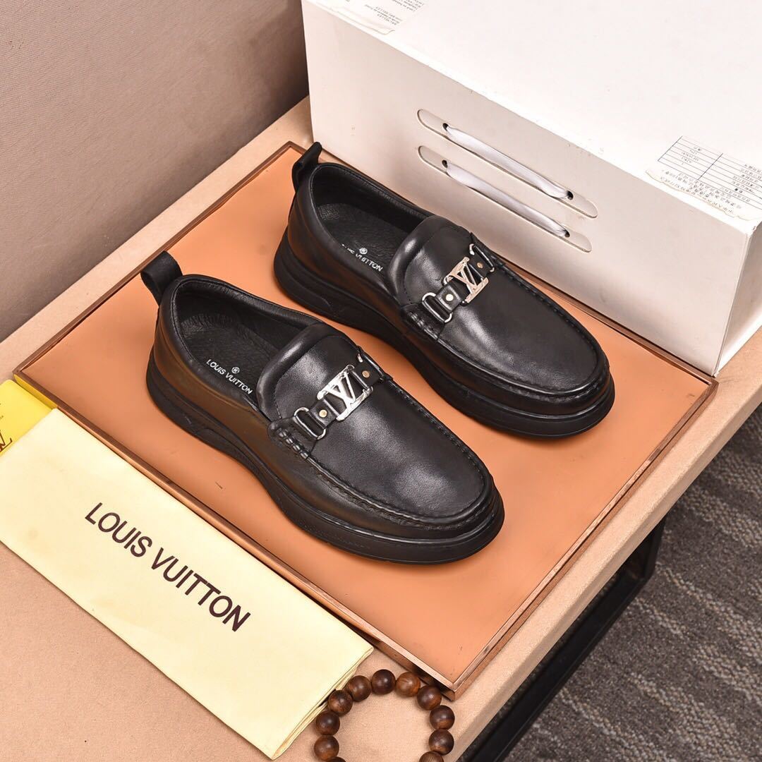 詳細な写真と価格については私に連絡してください