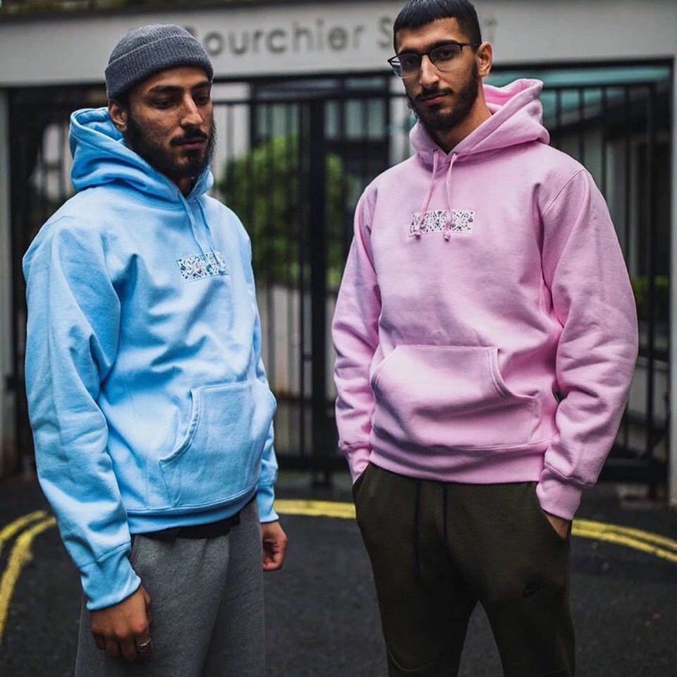 詳細な写真と価格については私に連絡してください