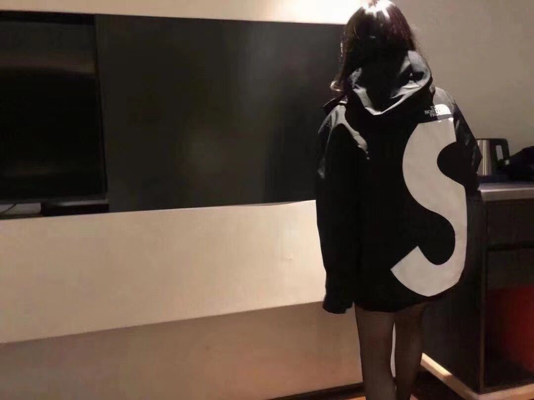 詳細な写真と価格については私に連絡してください