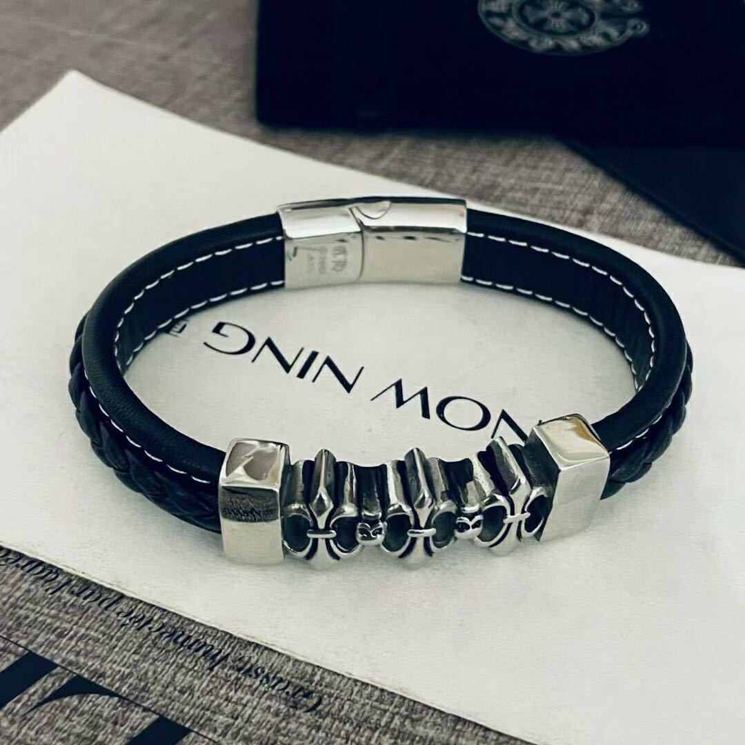 詳細な写真と価格については私に連絡してください