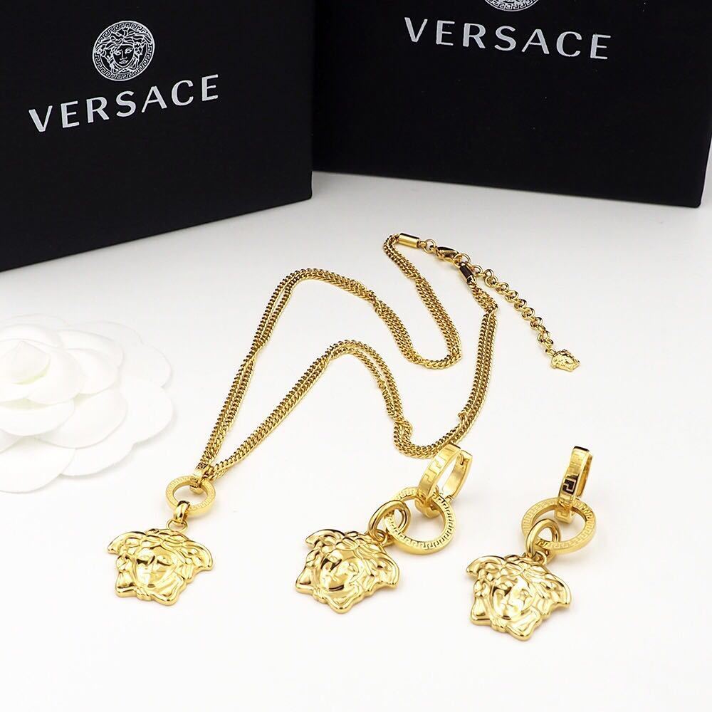 詳細な写真と価格については私に連絡してください