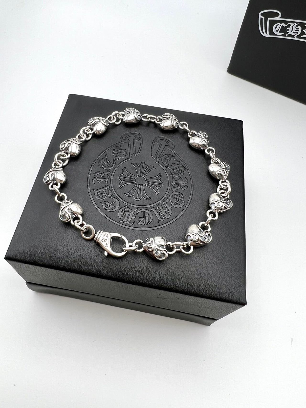 詳細な写真と価格については私に連絡してください