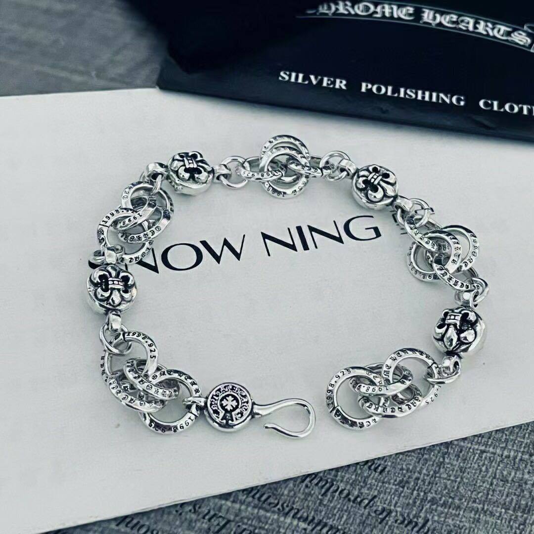 詳細な写真と価格については私に連絡してください