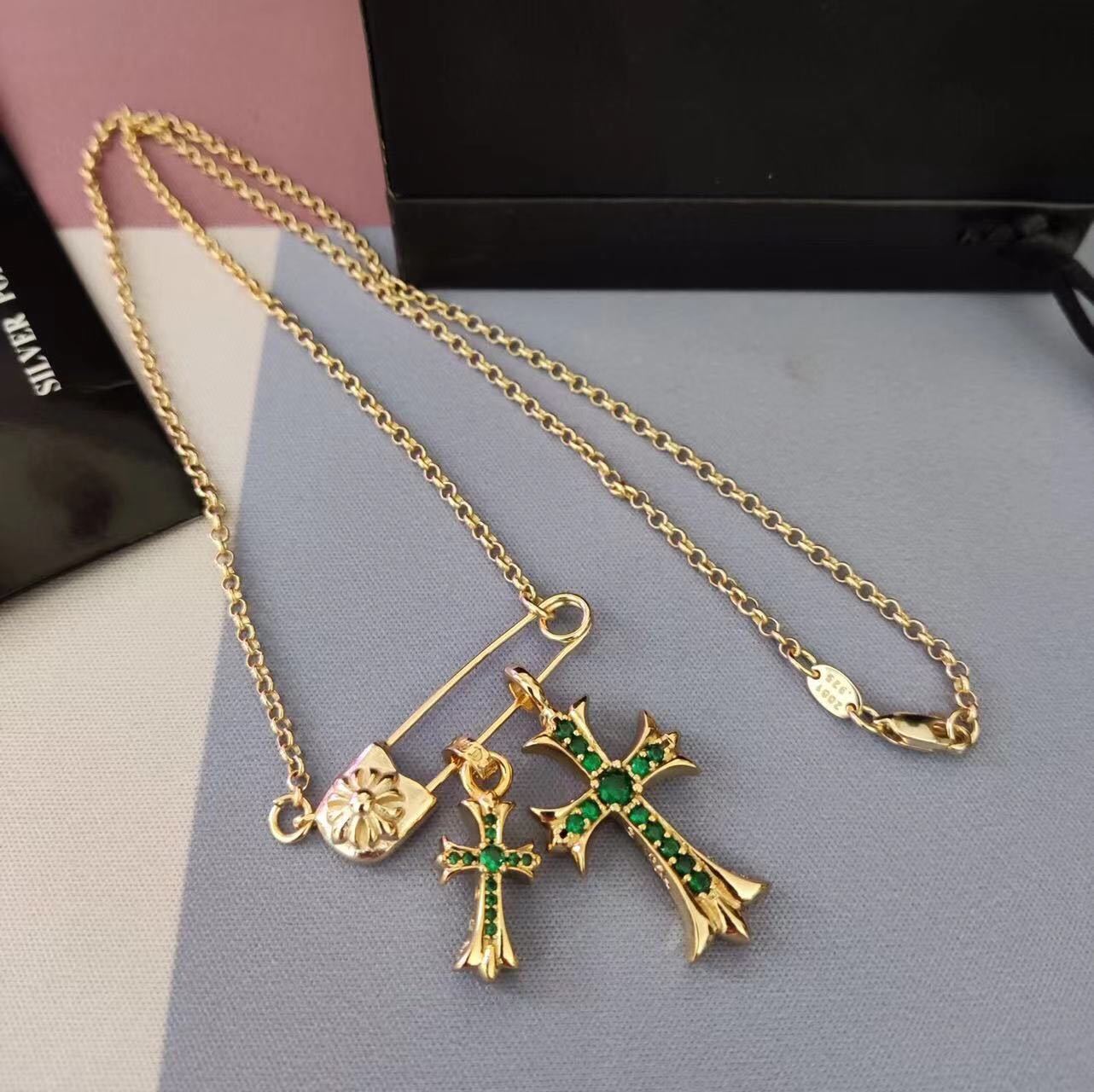 詳細な写真と価格については私に連絡してください