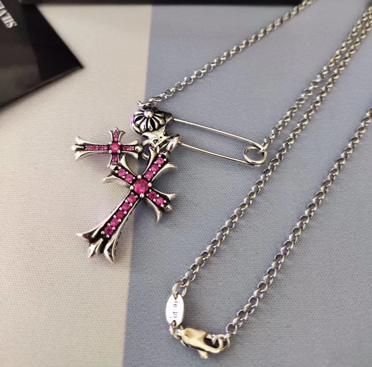 詳細な写真と価格については私に連絡してください