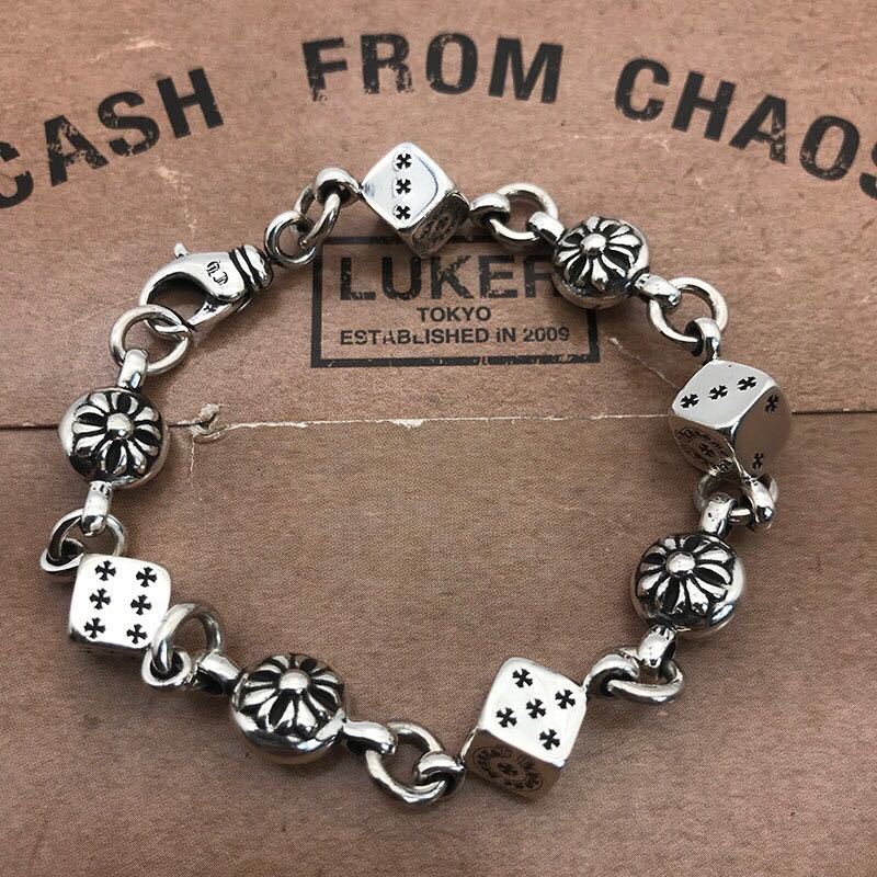 詳細な写真と価格については私に連絡してください