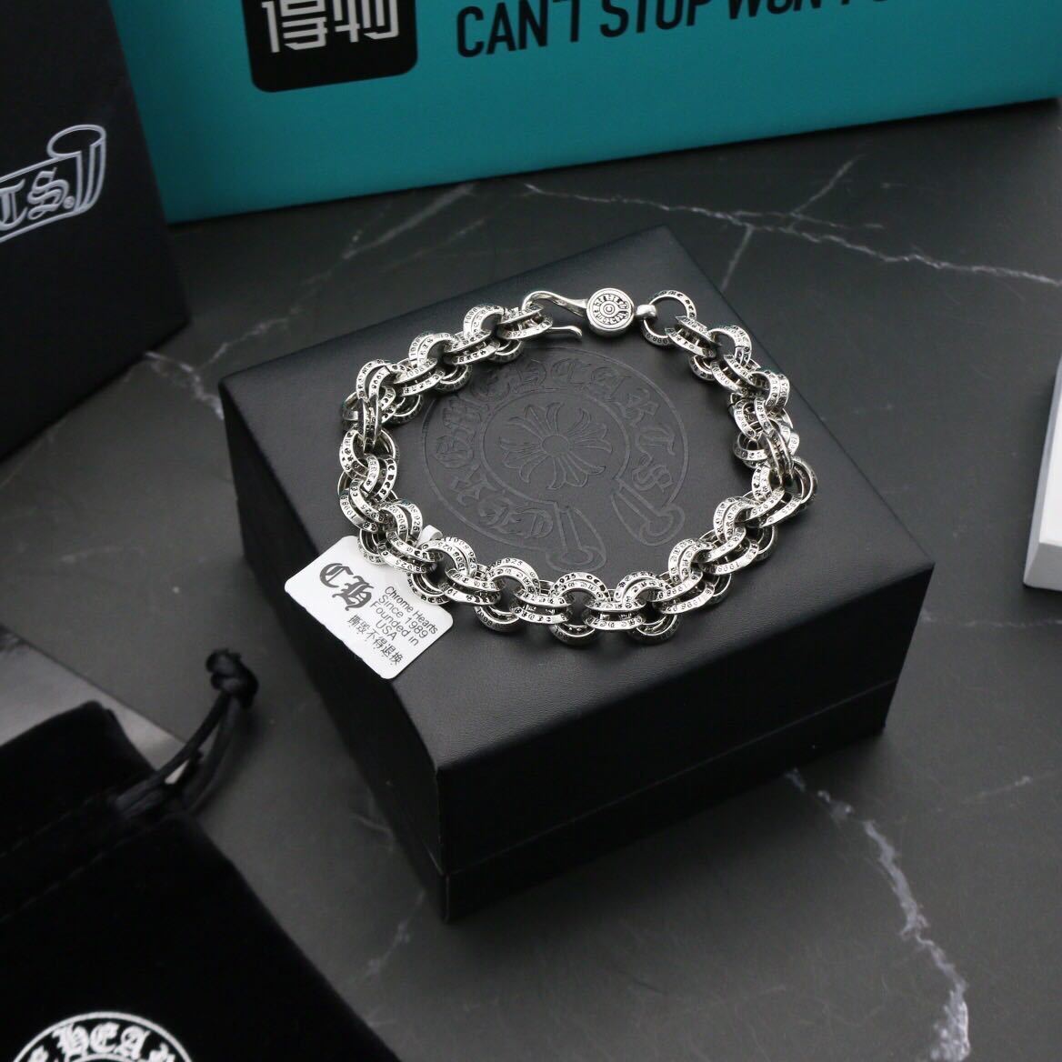 詳細な写真と価格については私に連絡してください