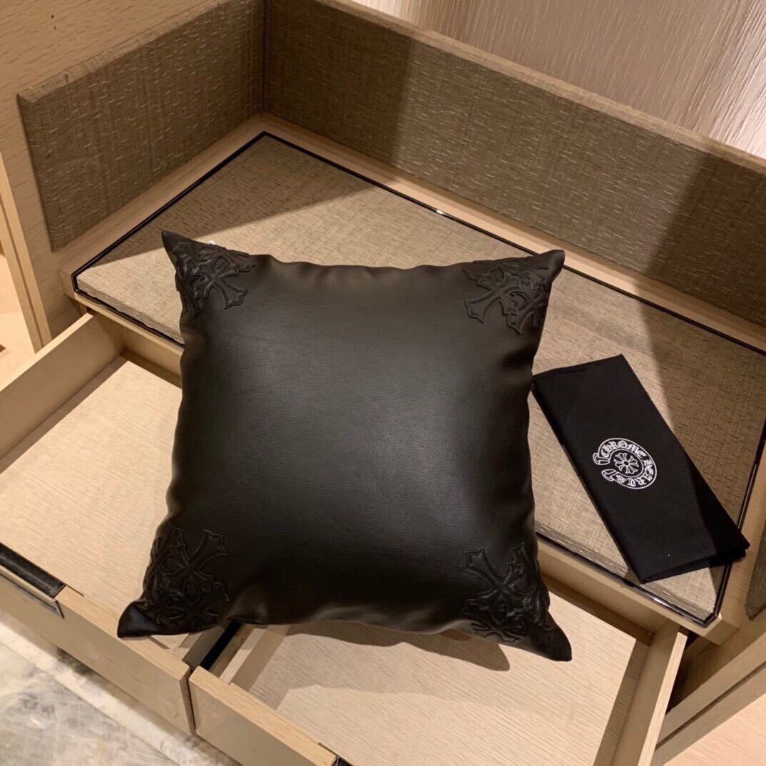 詳細な写真と価格については私に連絡してください