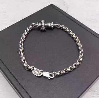 詳細な写真と価格については私に連絡してください