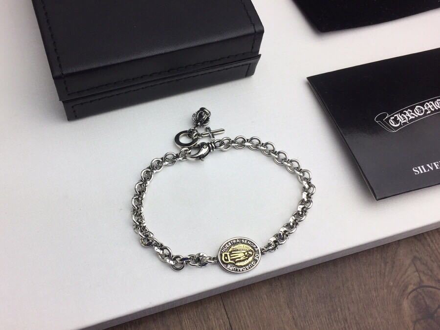 詳細な写真と価格については私に連絡してください