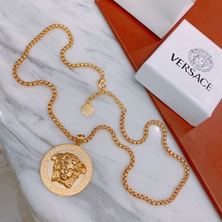 詳細な写真と価格については私に連絡してください