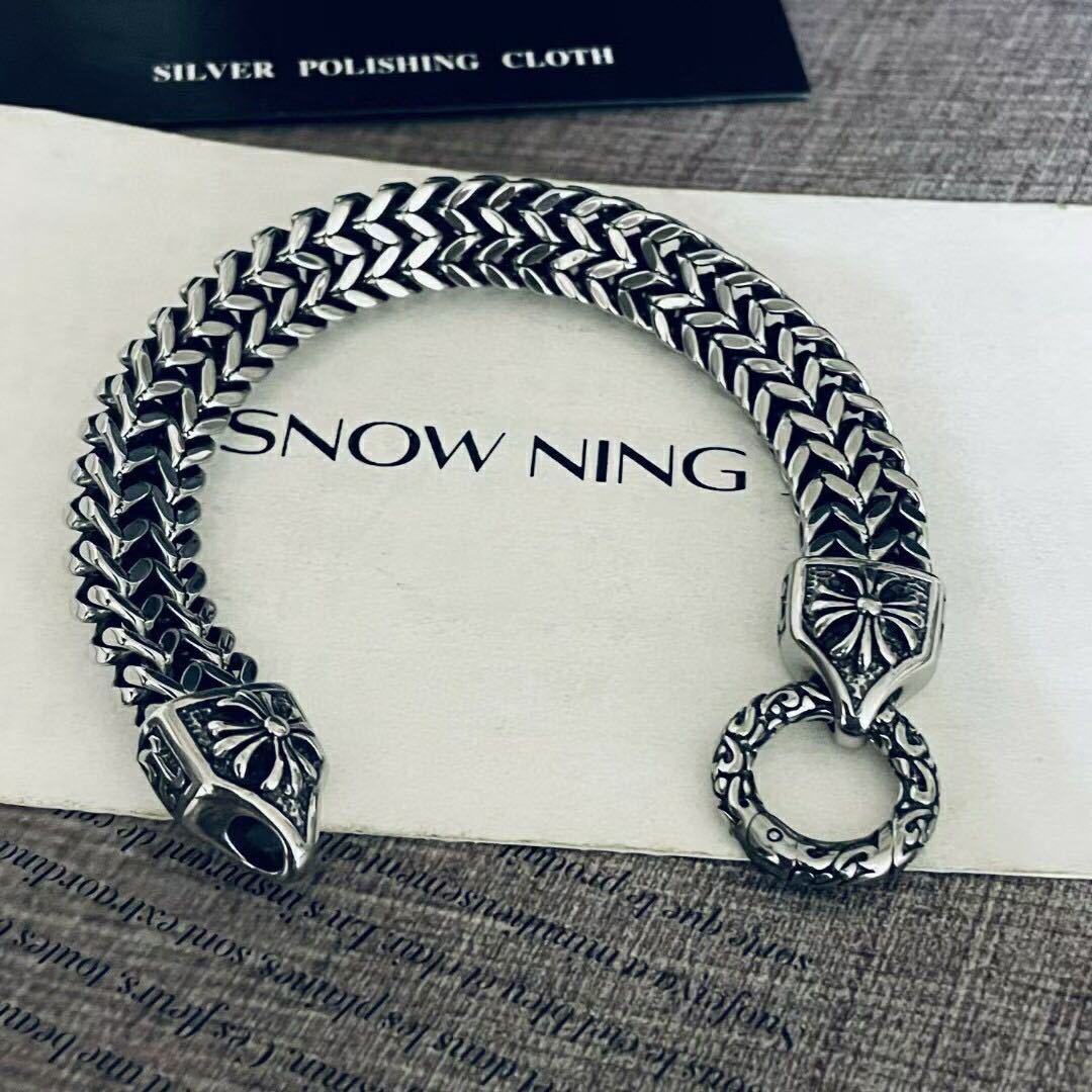 詳細な写真と価格については私に連絡してください