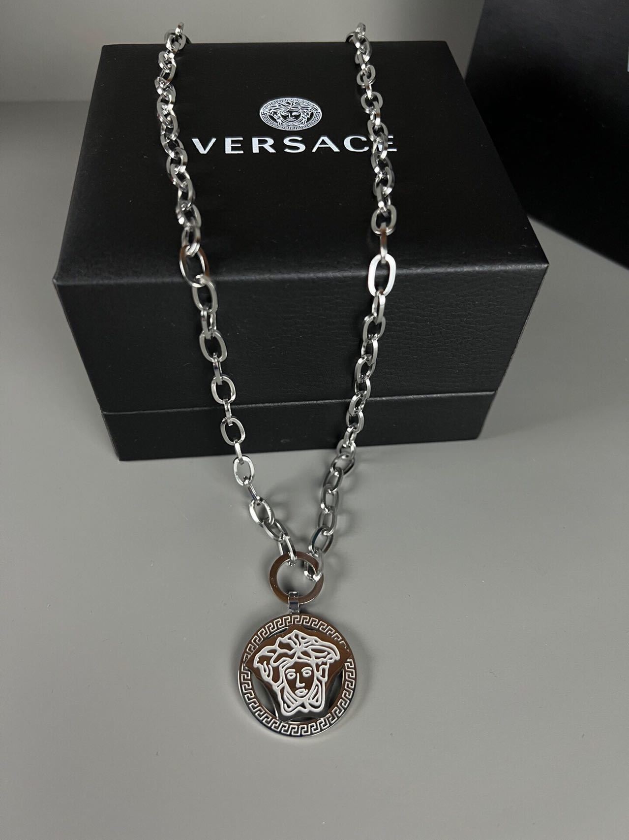 詳細な写真と価格については私に連絡してください