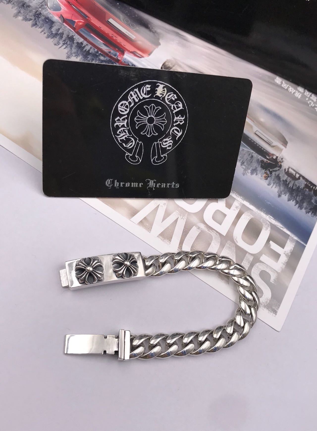 詳細な写真と価格については私に連絡してください