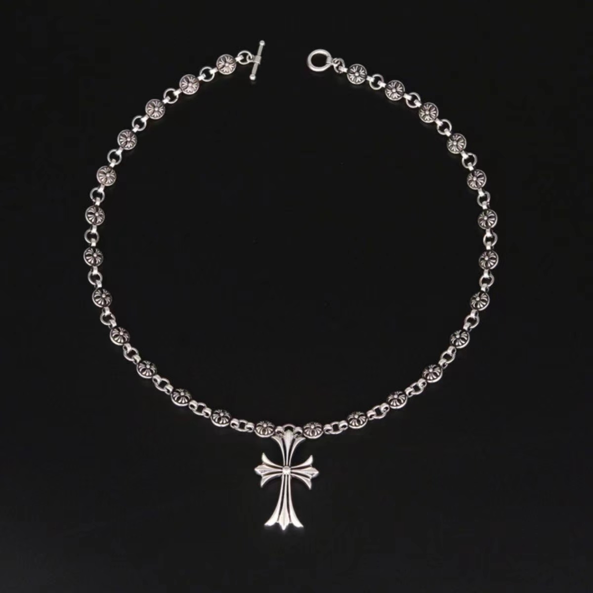 詳細な写真と価格については私に連絡してください