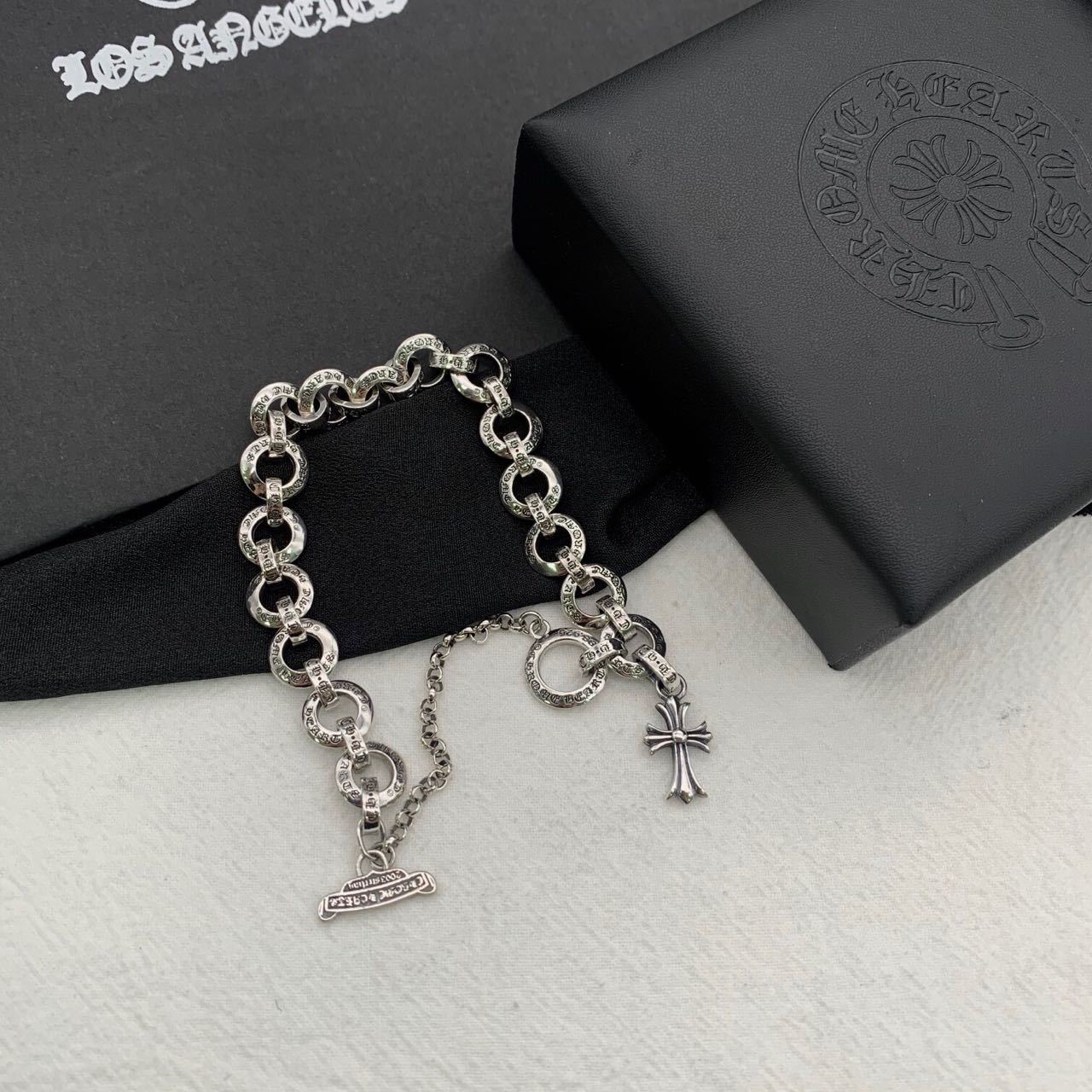 詳細な写真と価格については私に連絡してください