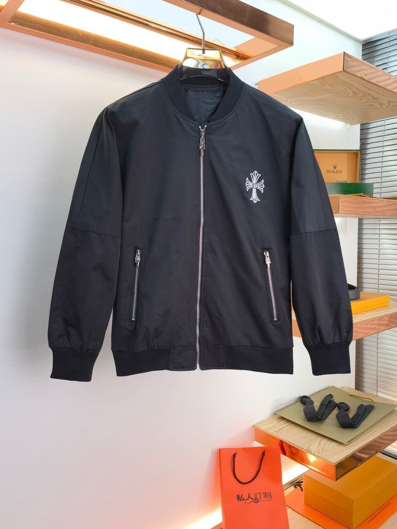 詳細な写真と価格については私に連絡してください