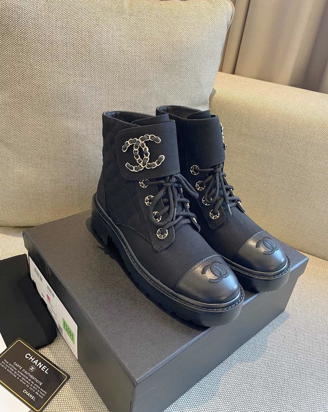 詳細な商品写真と価格については、私に連絡してください。