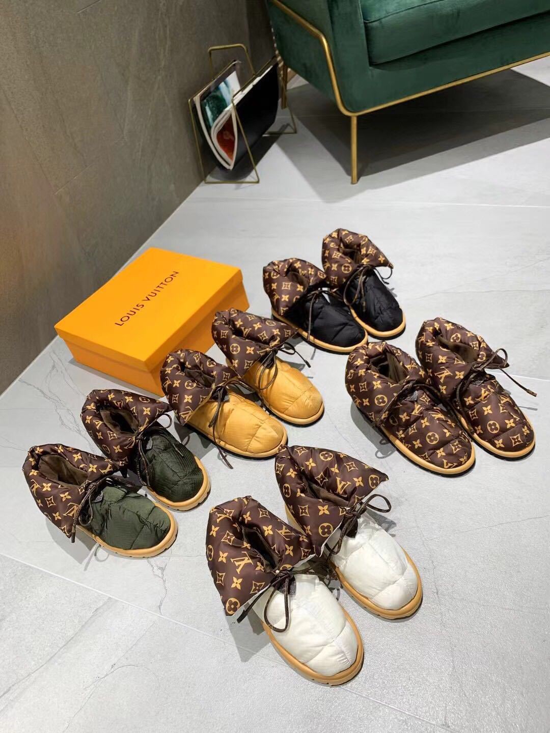 詳細な商品写真と価格については、私に連絡してください。