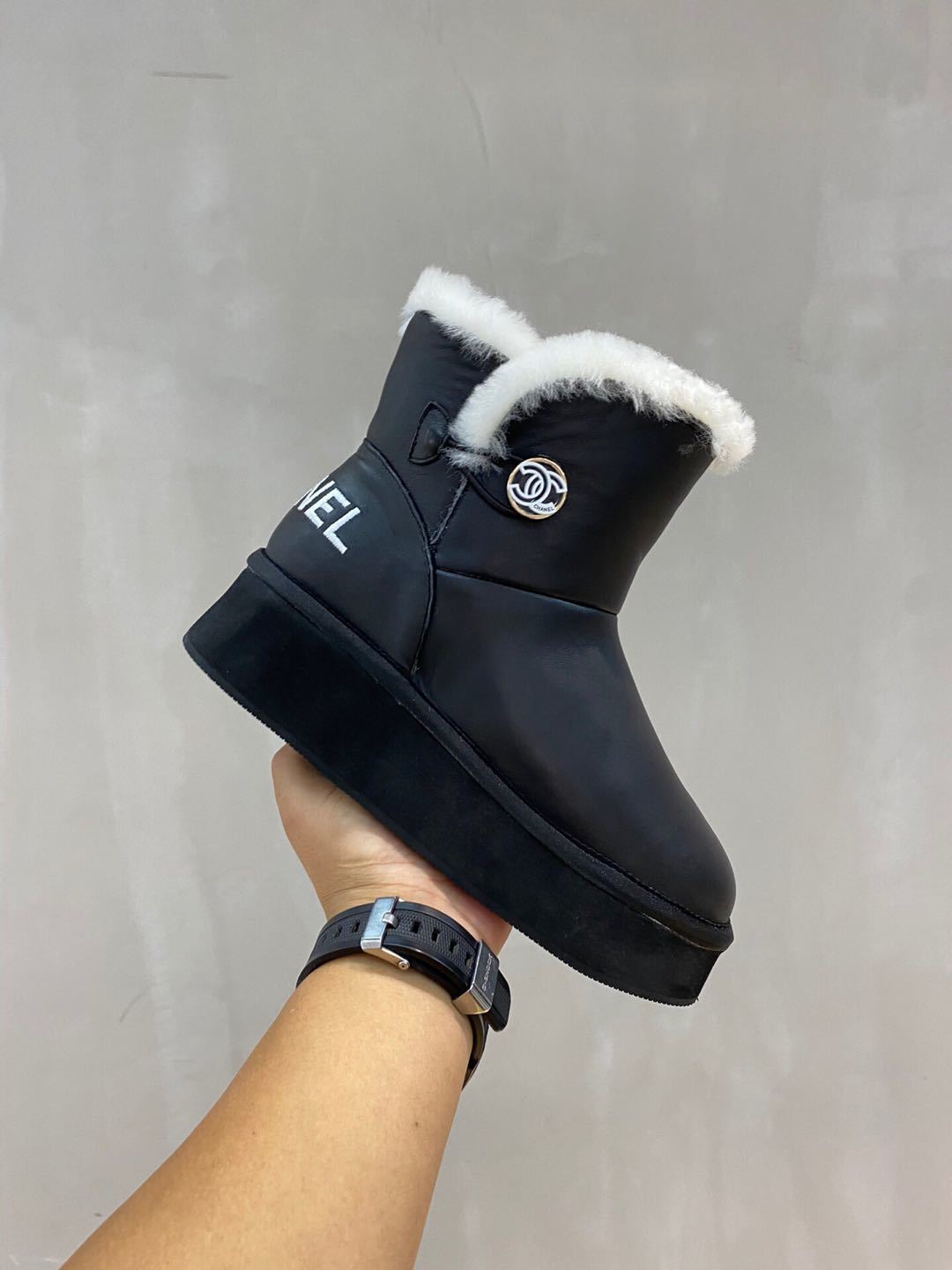 詳細な商品写真と価格については、私に連絡してください。