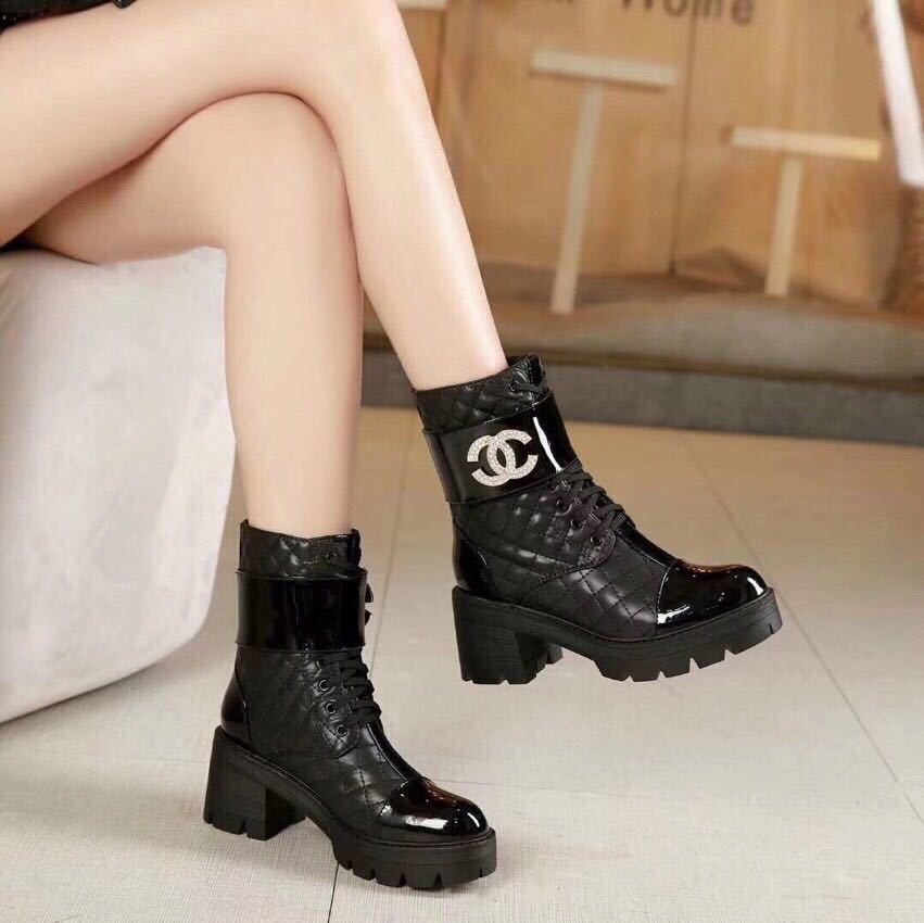 詳細な商品写真と価格については、私に連絡してください。