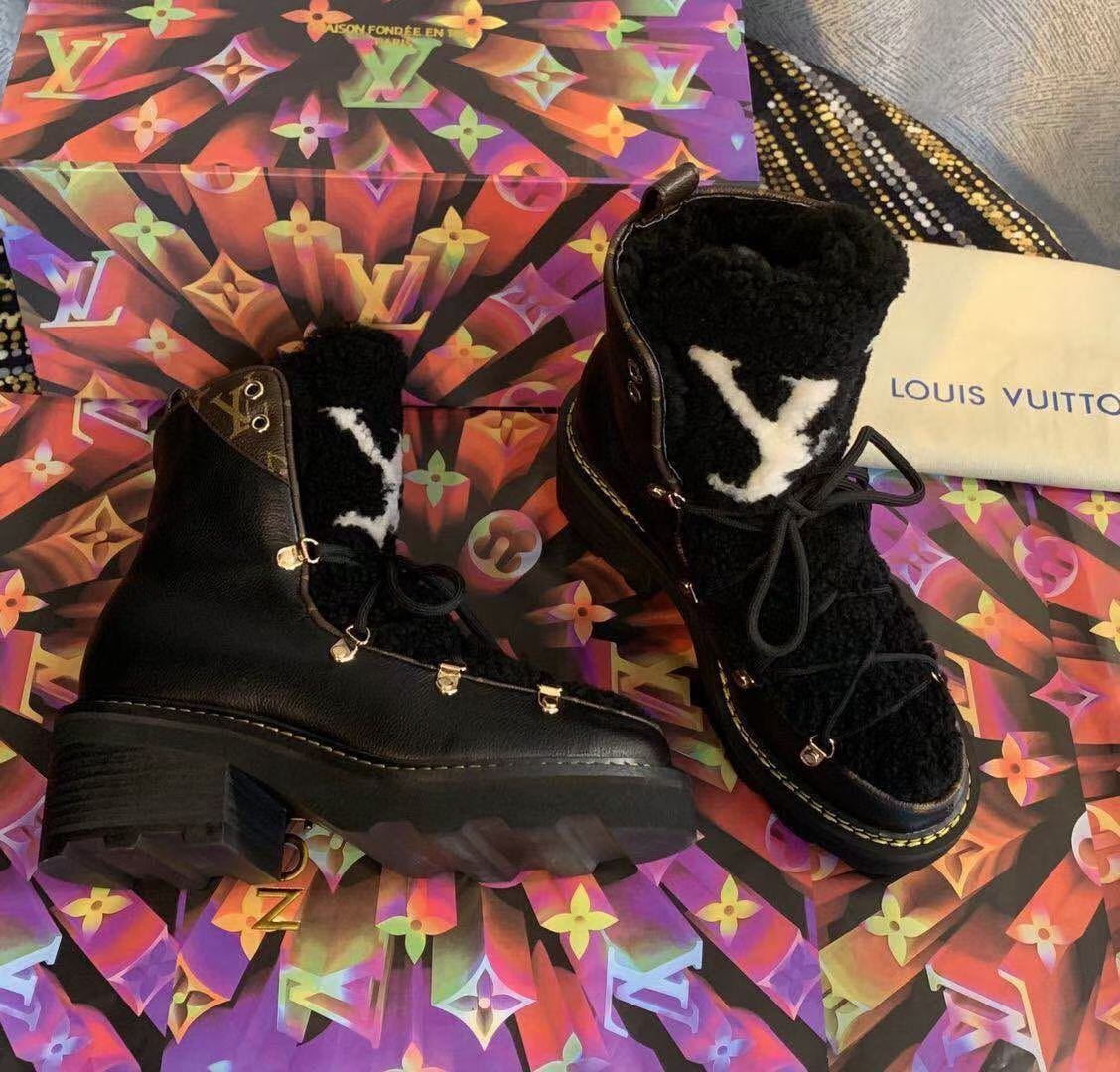 詳細な商品写真と価格については、私に連絡してください。