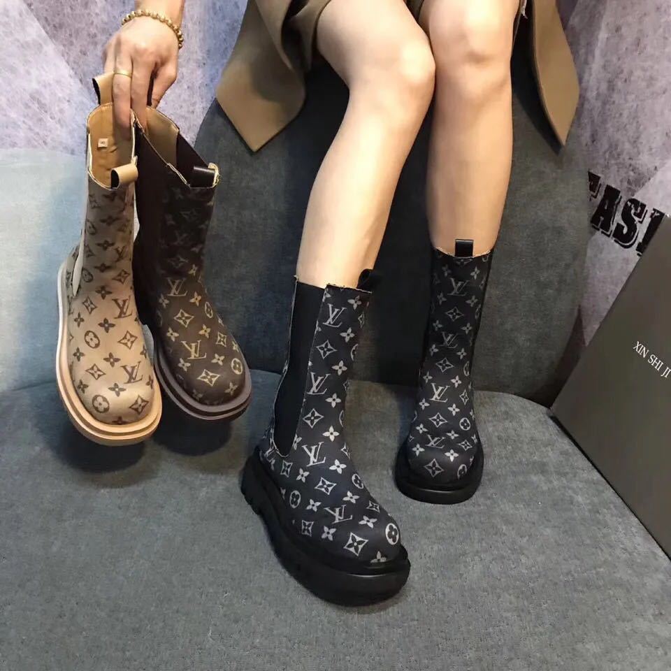 詳細な商品写真と価格については、私に連絡してください。