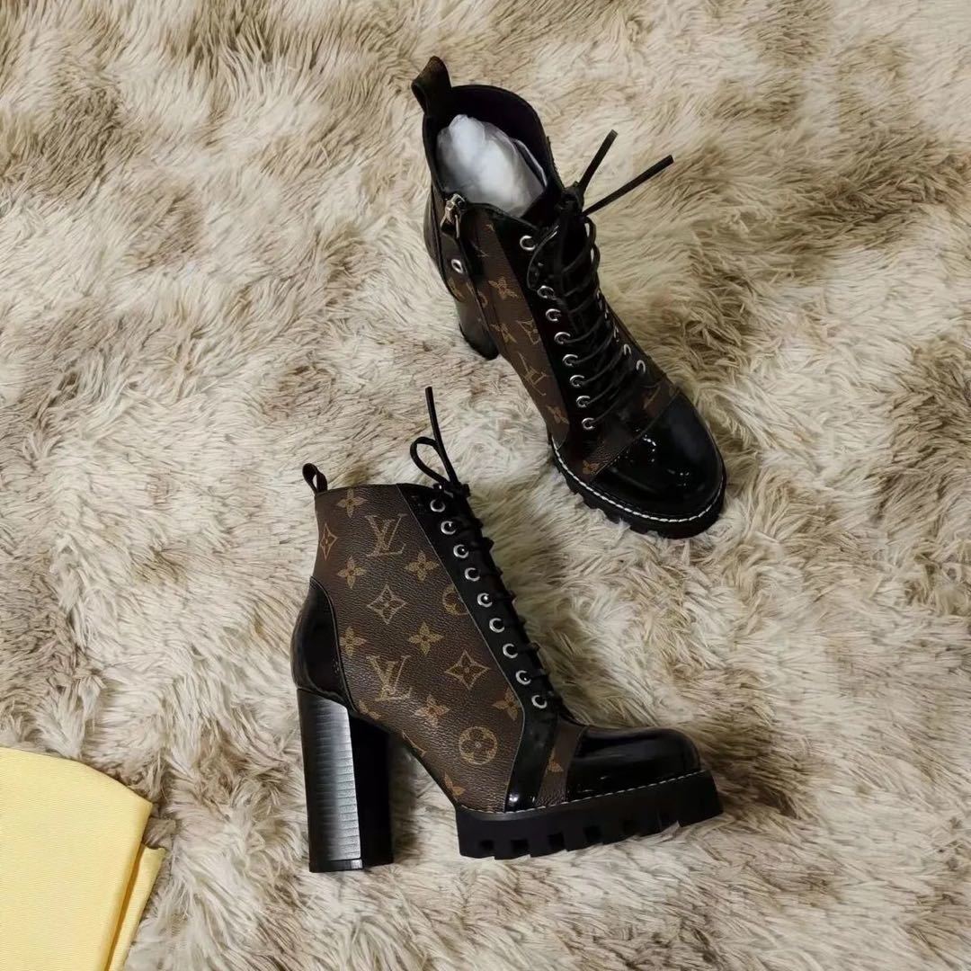 詳細な写真と価格については私に連絡してください。