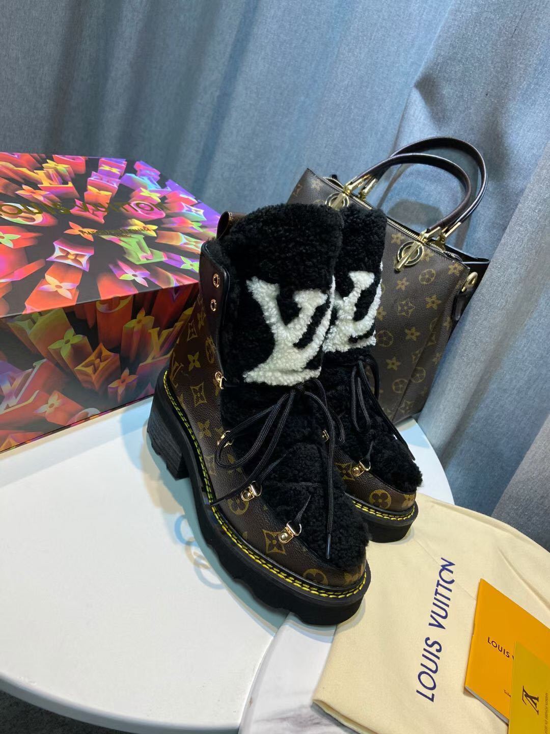 詳細な商品写真と価格については、私に連絡してください。