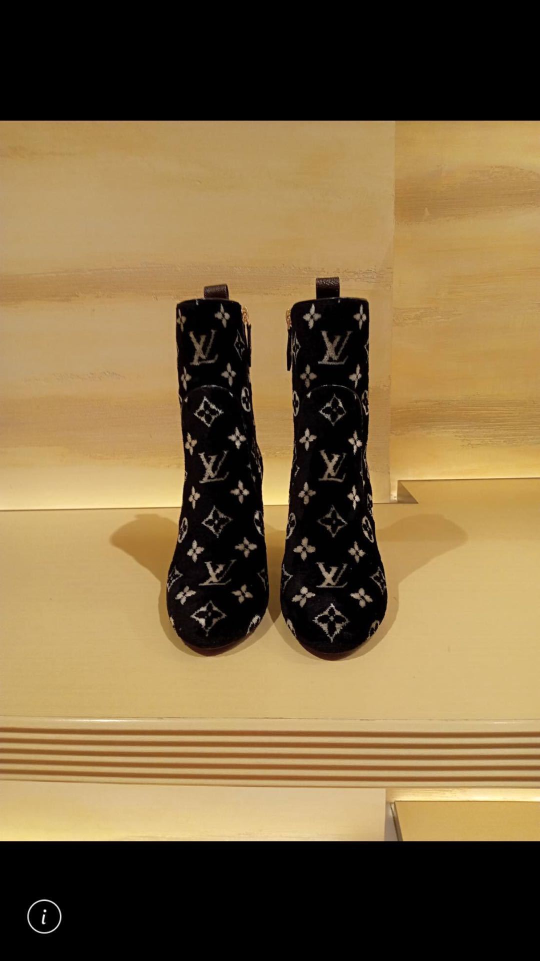 詳細な商品写真と価格については、私に連絡してください。