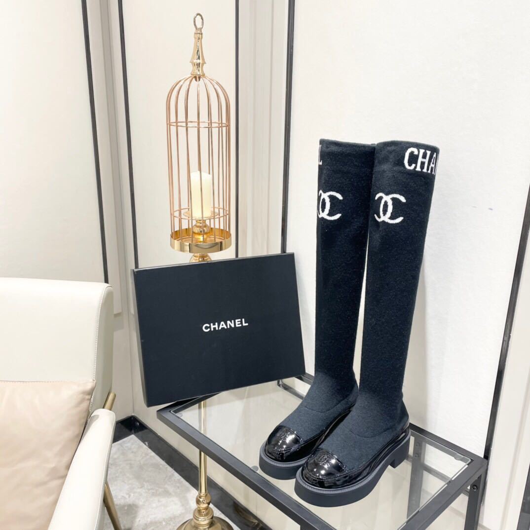 詳細な写真と価格については私に連絡してください