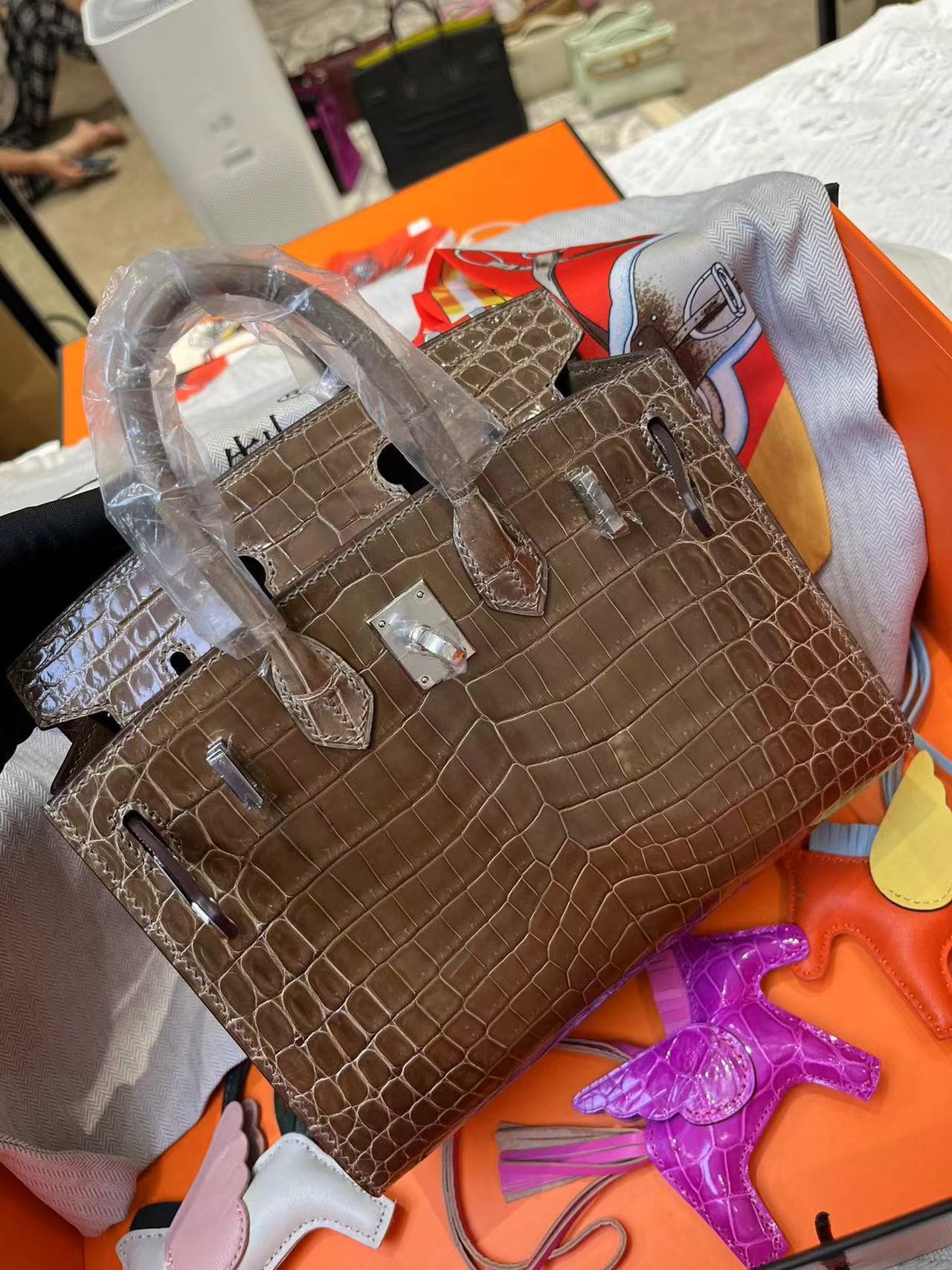 詳細な写真と価格については私に連絡してください。