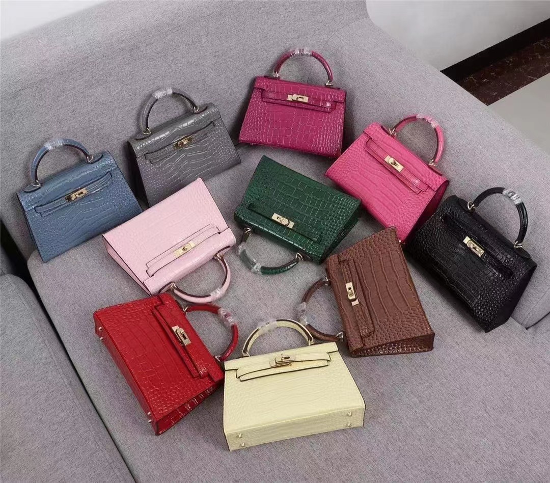 詳細な写真と価格については私に連絡してください